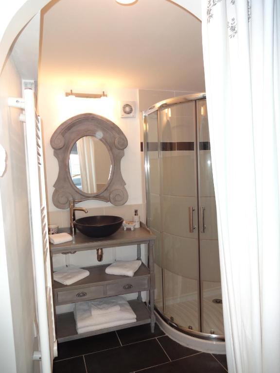 Hotel Le P'Tit Beaumont Room photo